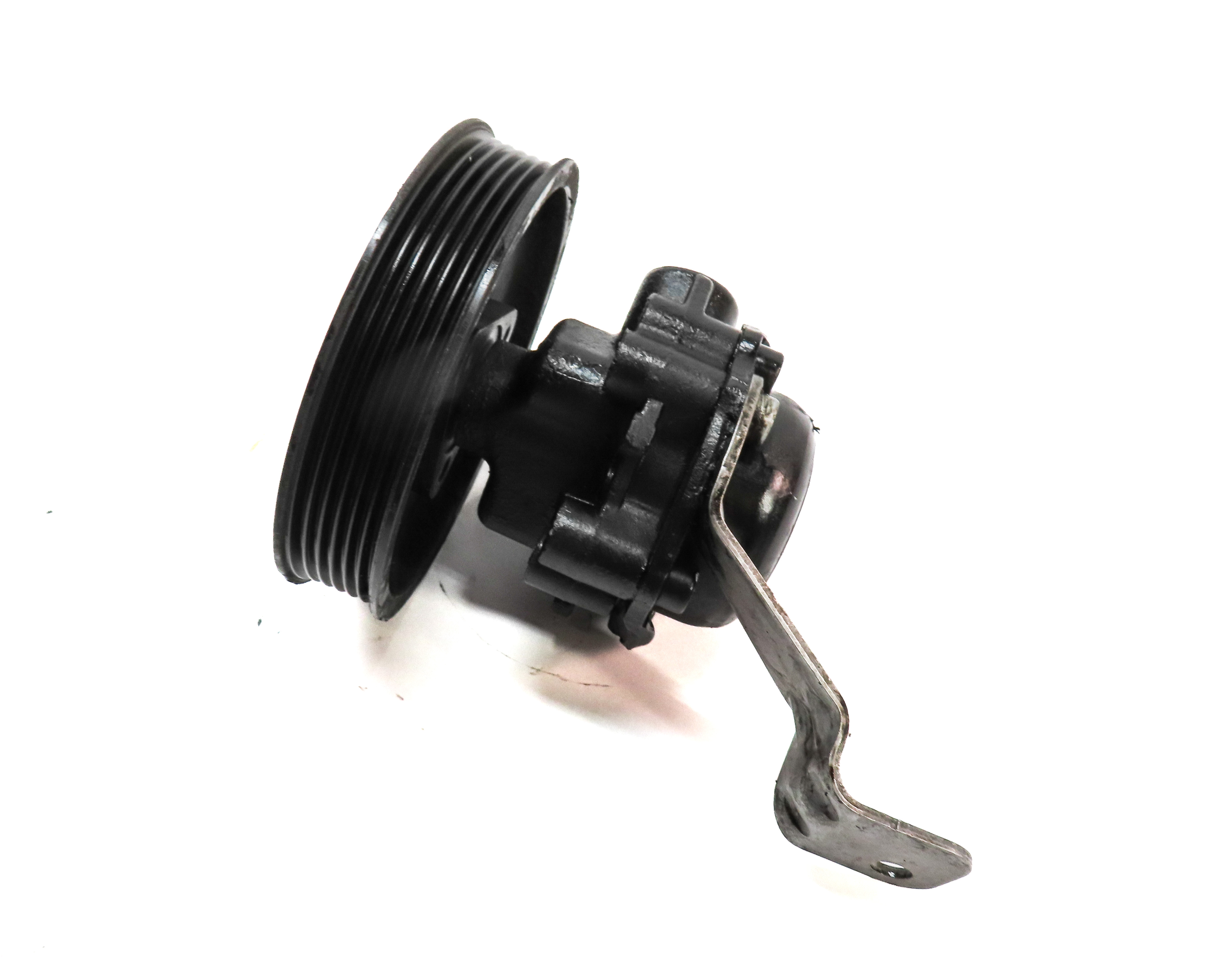 02-06 BMW 320i 325i 330i (E46) M54 MOTOR POWER STEERING OIL FLUID PUMP w/ PULLEY — exact item pictured